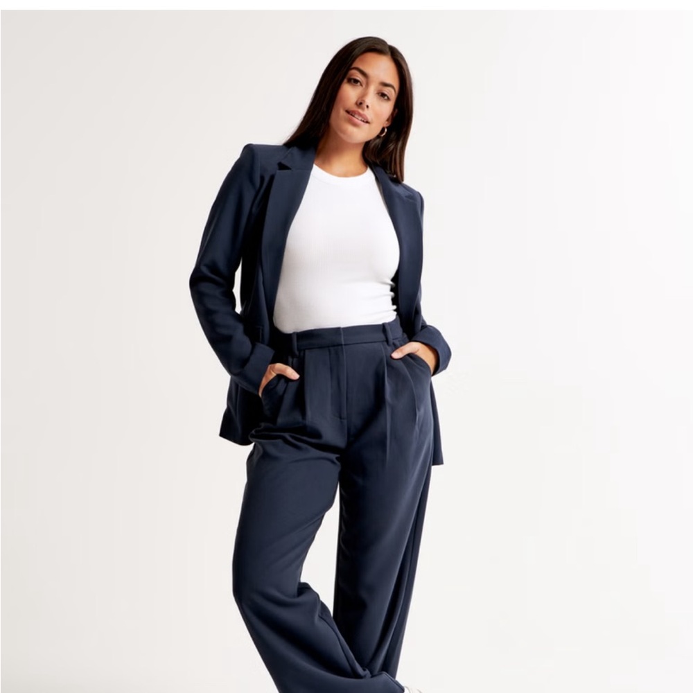 Abercrombie & Fitch Sloane Tailored Pant in Navy NWT